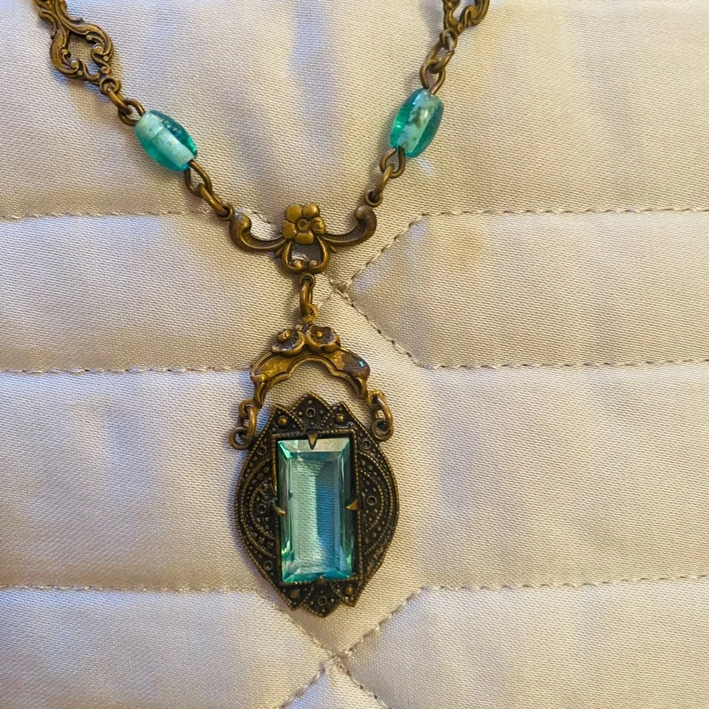 Victorian costume light blue/aquamarine necklace - Picture 4 of 4